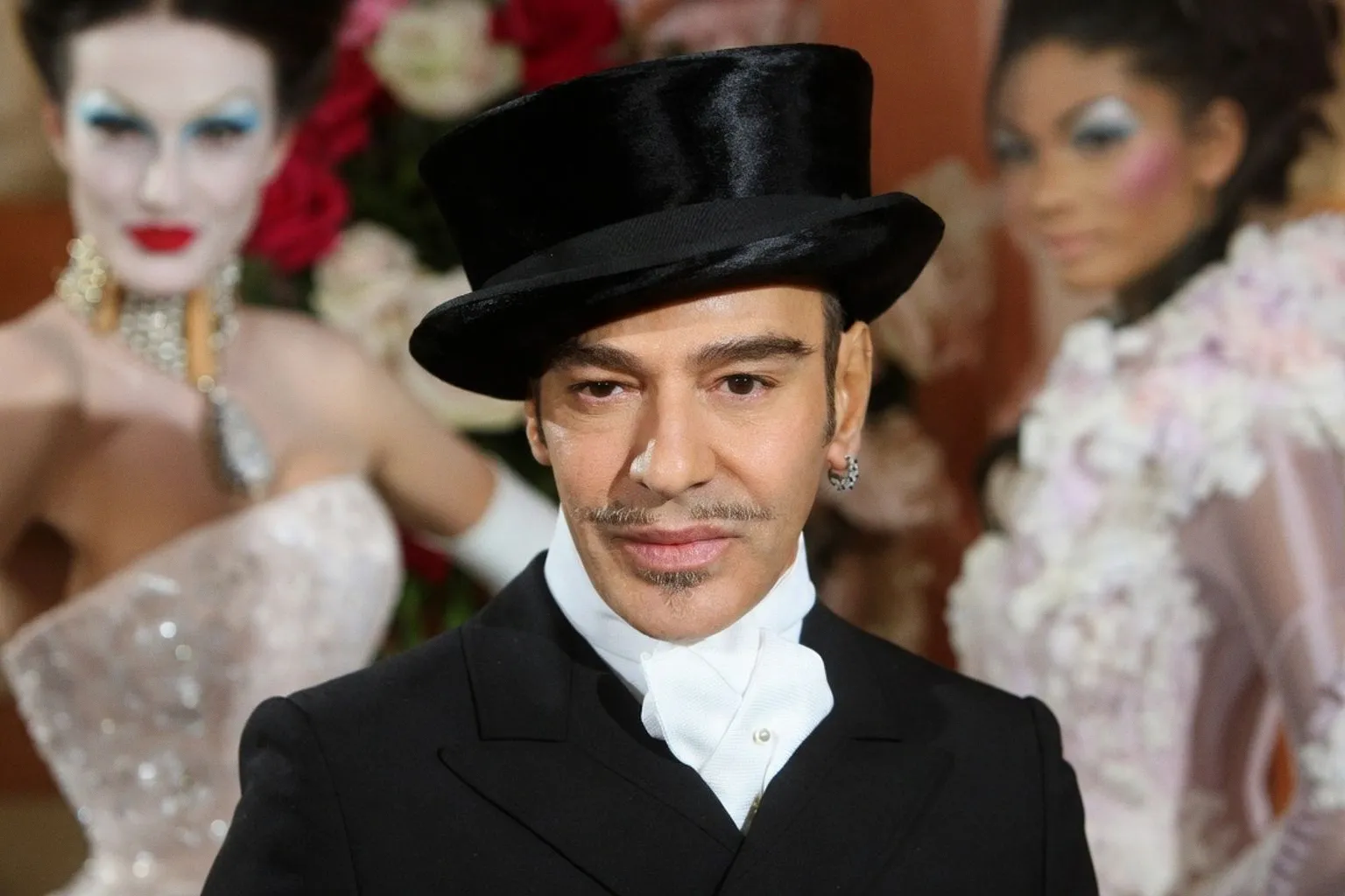 El Metropolitan Museum cancela la exposición sobre John Galliano tras las críticas